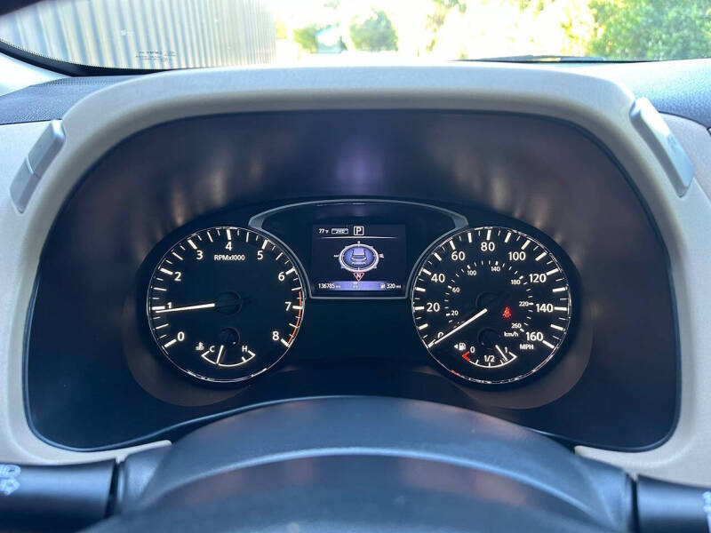 2017 Nissan Pathfinder Platinum