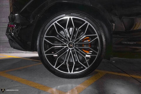 2025 Lamborghini Urus SE