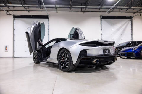 2022 McLaren GT