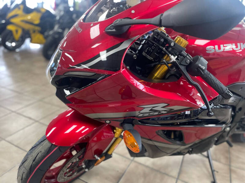 2025 Suzuki GSX-R1000R