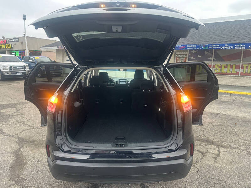2021 Ford Edge SE