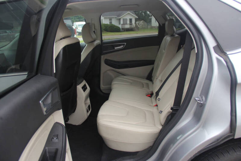 2022 Ford Edge Titanium