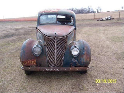 1937 Ford Tudor Slantback