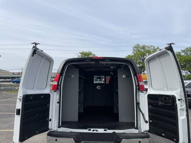 2025 Chevrolet Express 3500