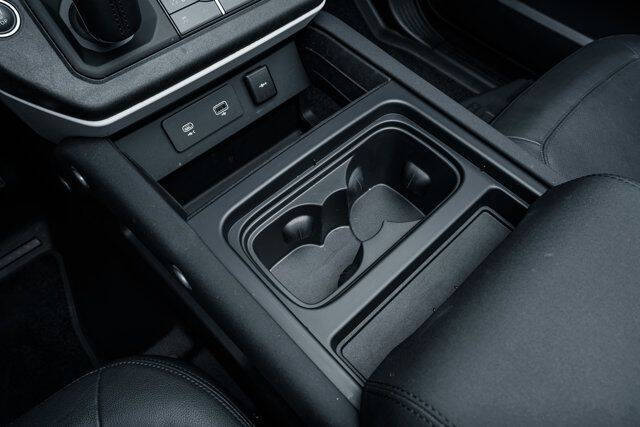 2022 Land Rover Defender 110 SE