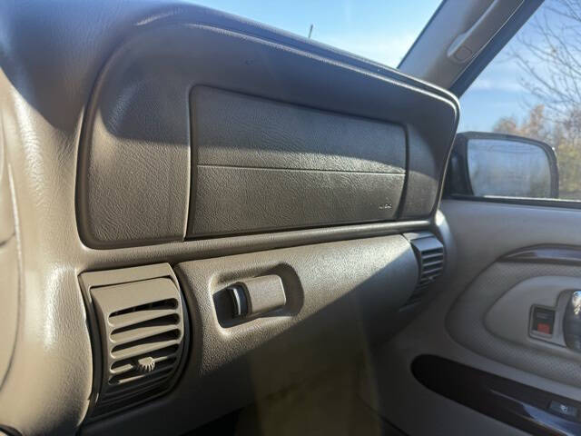 2000 Cadillac Escalade