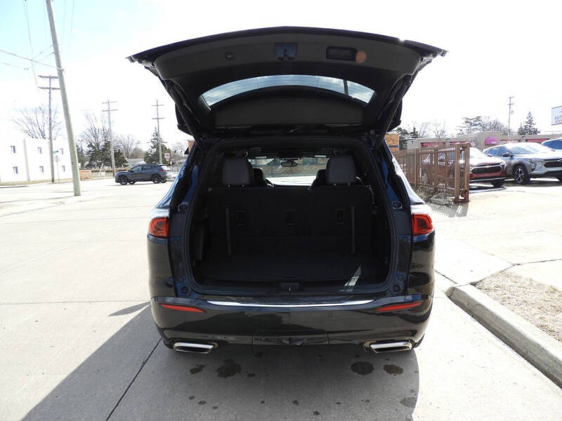 2022 Buick Enclave Essence