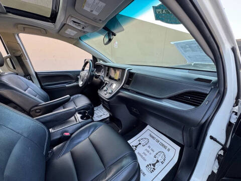 2015 Toyota Sienna SE Premium 8-Passenger