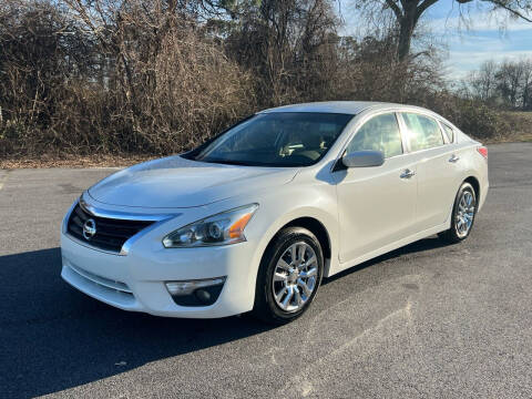 2014 Nissan Altima for sale at JR Motors in Monroe GA