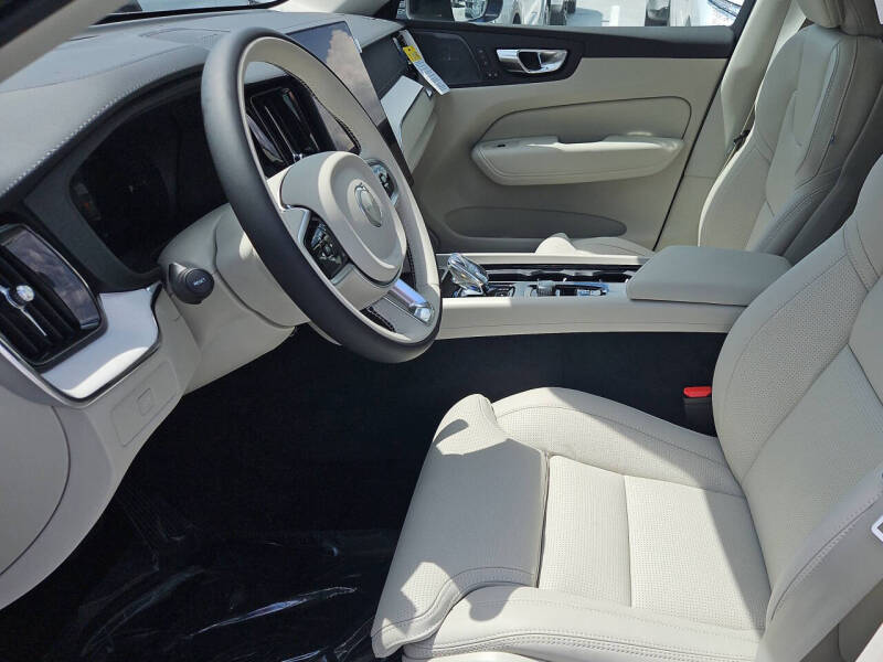 2026 Volvo XC60 B5 Ultra