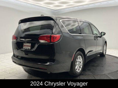 2024 Chrysler Voyager LX