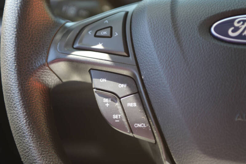 2023 Ford Edge SE