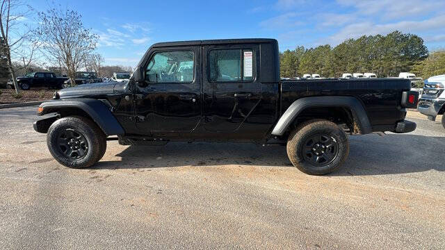 2026 Jeep Gladiator Sport