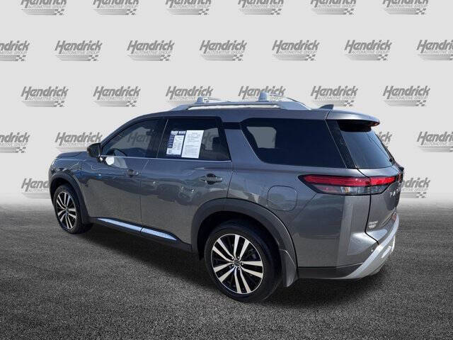 2025 Nissan Pathfinder Platinum