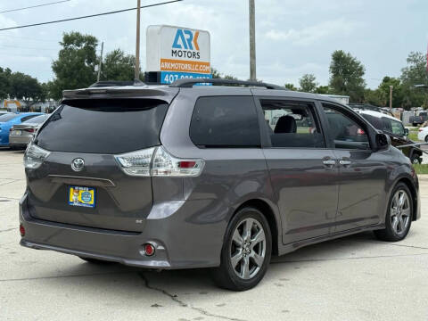 2019 Toyota Sienna SE Premium 8-Passenger