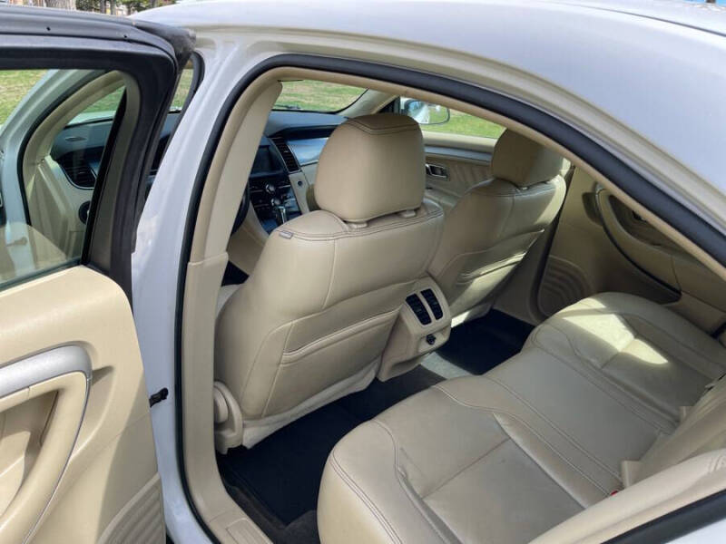 2014 Ford Taurus SEL