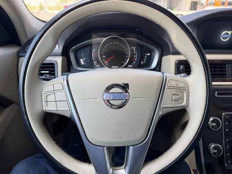 2015 Volvo XC70 T5 Drive-E Platinum