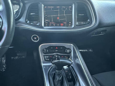 2016 Dodge Challenger SXT