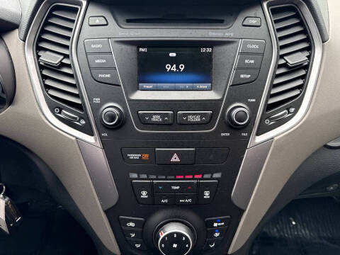 2016 Hyundai Santa Fe SE