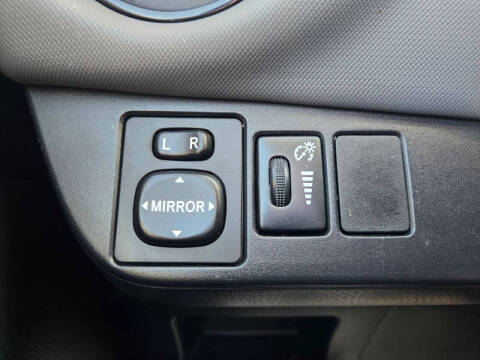 2016 Toyota Yaris 5-Door SE