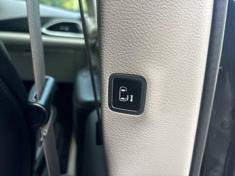 2018 Chrysler Pacifica Touring L