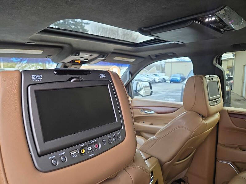 2017 Cadillac Escalade ESV Platinum