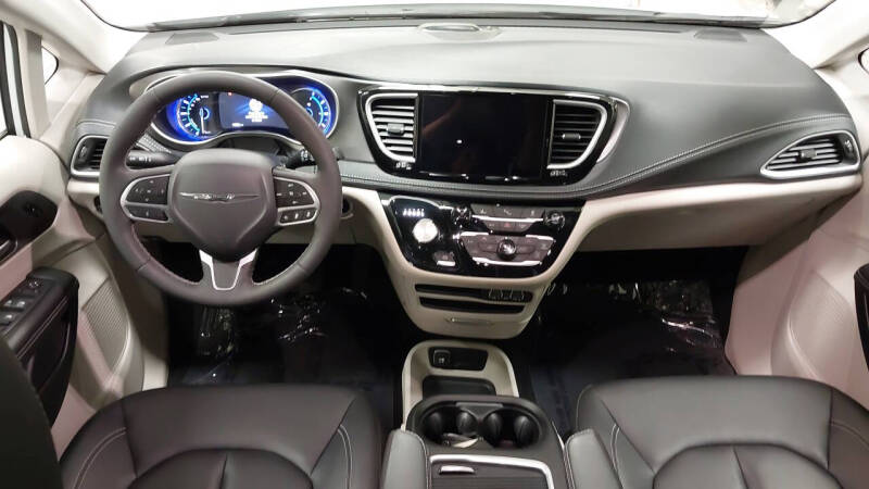 2024 Chrysler Pacifica Plug-In Hybrid