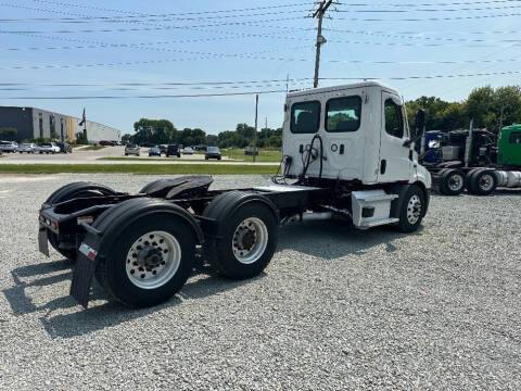 2022 Freightliner Cascadia