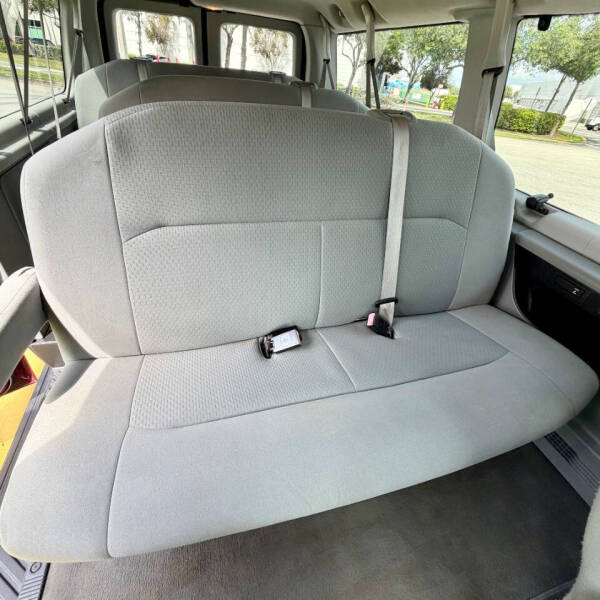 2008 Ford E-Series E-350 SD XLT