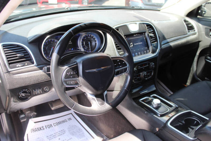 2018 Chrysler 300 Touring