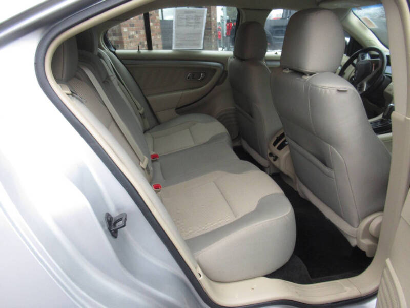 2015 Ford Taurus SEL