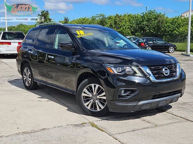 2018 Nissan Pathfinder SL's photo