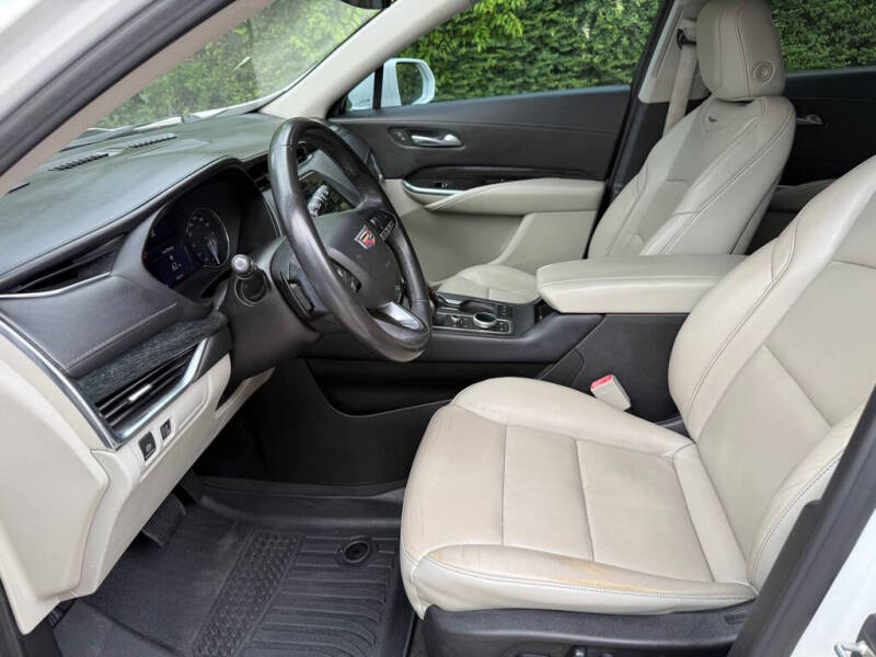 2020 Cadillac XT4 Premium Luxury