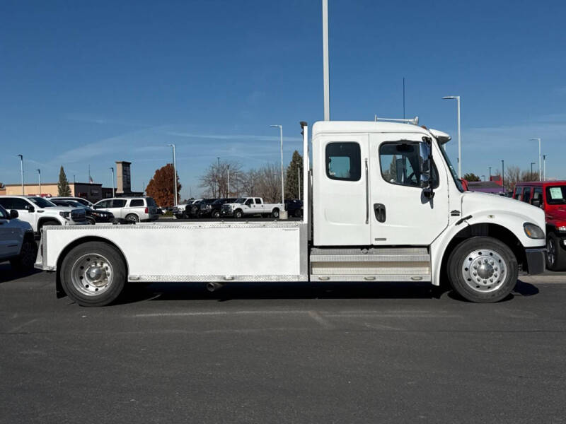 2007 Freightliner M2 106