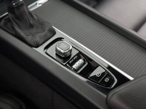 2020 Volvo V60 Cross Country T5