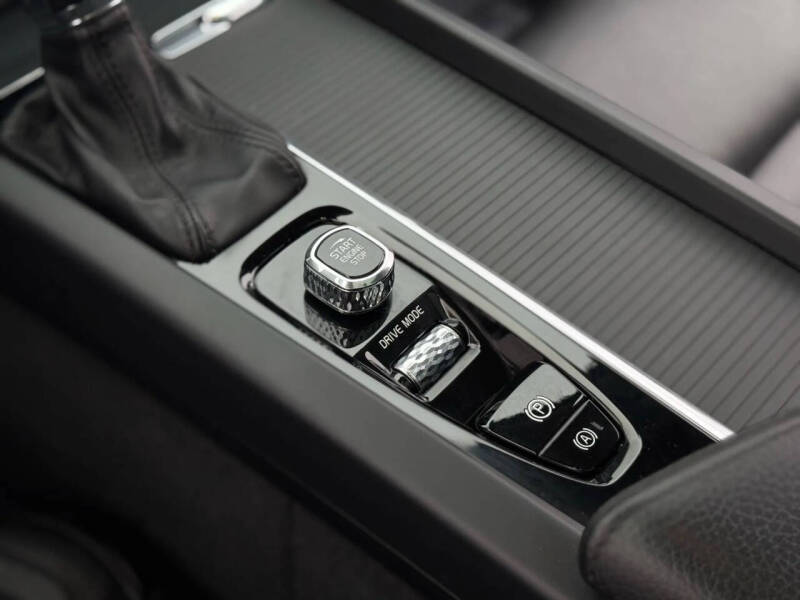 2020 Volvo V60 Cross Country T5