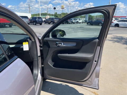 2026 Volvo XC40 B5 Core