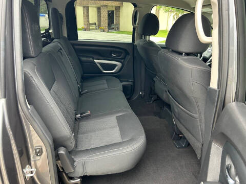 2017 Nissan Titan SV