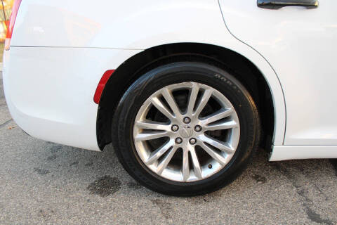 2017 Chrysler 300 Limited