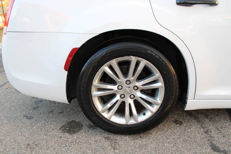 2017 Chrysler 300 Limited