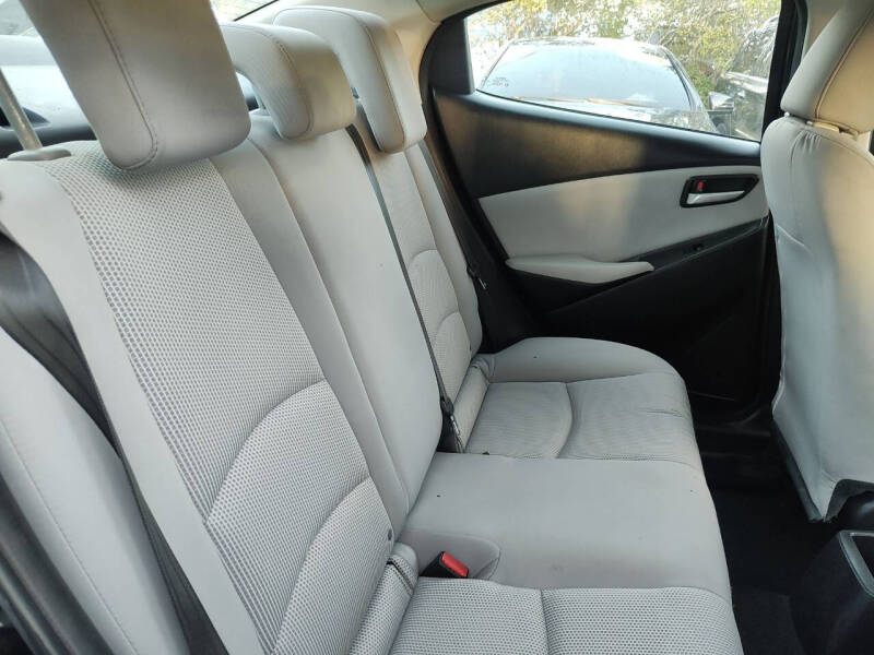 2019 Toyota Yaris LE