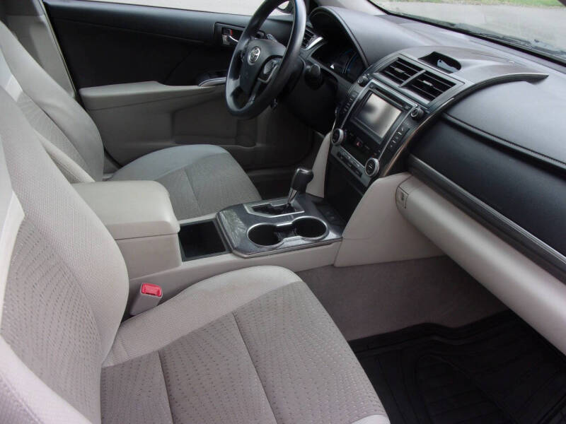 Image 8 of 2013 Toyota Camry Hybrid LE
