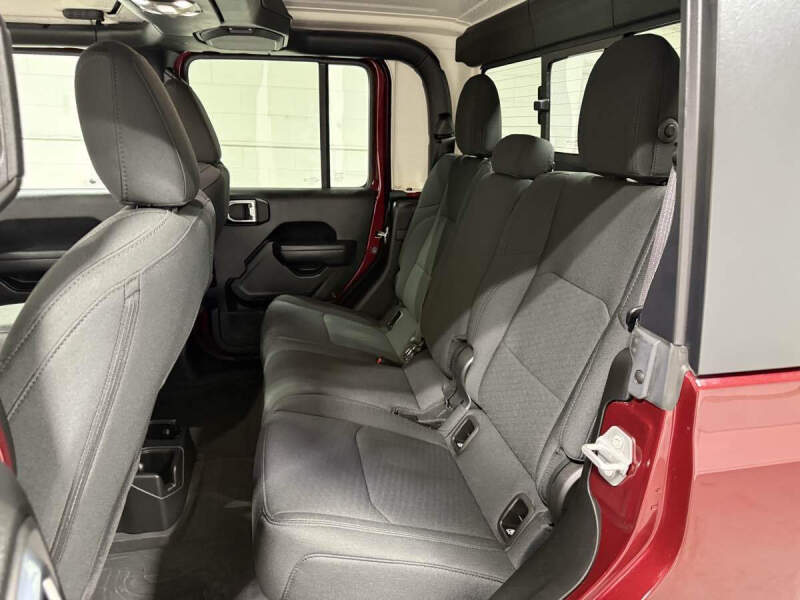 2022 Jeep Gladiator Willys