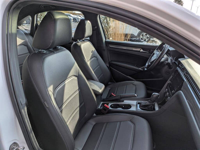 2021 Volkswagen Passat R-Line