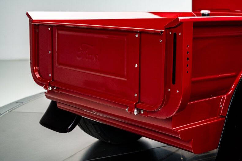 1932 Ford F-100