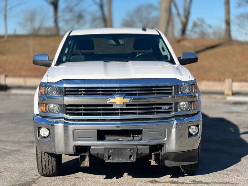 2016 Chevrolet Silverado 2500HD LTZ photo 3