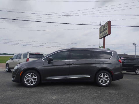 2017 Chrysler Pacifica Touring-L Plus
