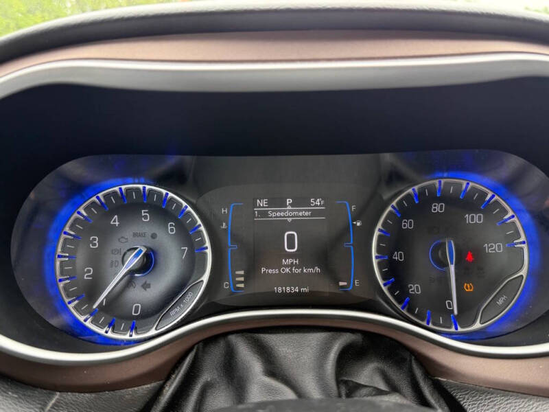 2017 Chrysler Pacifica Touring-L