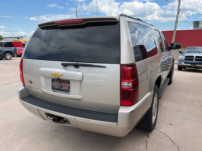 2013 Chevrolet Suburban LTZ photo 5