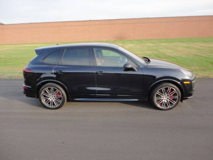 2016 Porsche Cayenne GTS